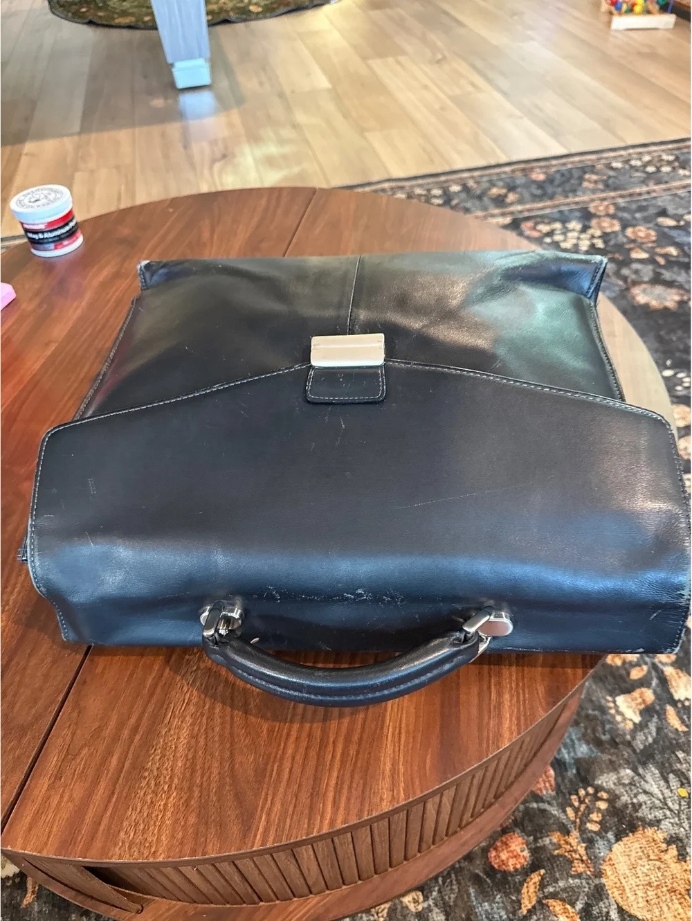 N/A design visible features